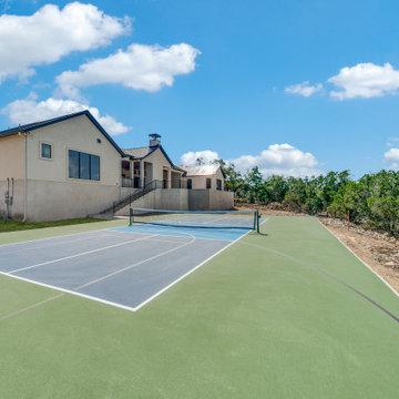 Transitional: 5,087 ft², 5 BR/5.5 BA/1 ST
