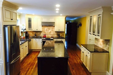 Example of a kitchen design in New York