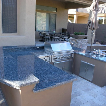 Outdoor Kitchens & BBQs