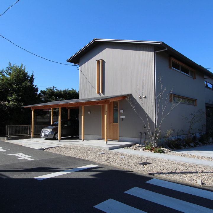 和モダンなおしゃれな家の外観の画像 75選 - 2025 年 10月 | Houzz (ハウズ)