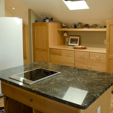 Beautiful, Private In-Law Apartment with Vaulted Ceilings Over Garage