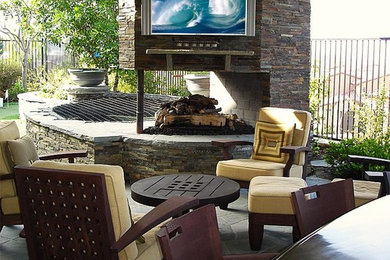 Trendy patio photo in Orange County