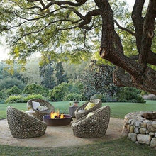 Outside/Courtyard
