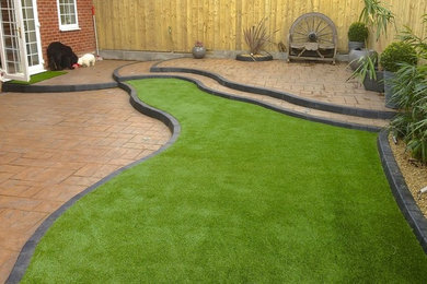 Design ideas for a contemporary landscaping in Manchester.