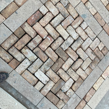 Jupiter Island Chicago Brick driveway with Precast boarders. Stone Faced Home