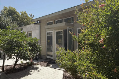 Home design - 1960s home design idea in Other