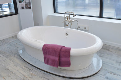 Inspiration for a modern bathroom remodel in Philadelphia