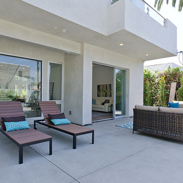 Modern Home - outdoor lounge