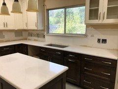 Anyone Use Deerfield Cabinets From Silestone Eternal Marfil 3 Cm Quartz Countertops Installed Yesterday On Deerfield Shaker Ii Pecan Base Cabinets Sink Is Blanco 441765 Diamond Super Single