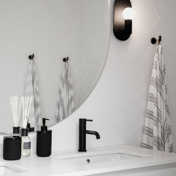 Plateau Black & White Bathroom