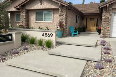 Inspiration for a contemporary landscaping in San Diego.