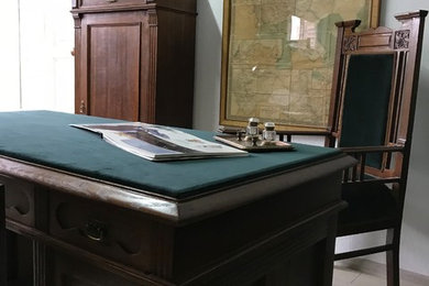 Антикварный кабинет 19 век