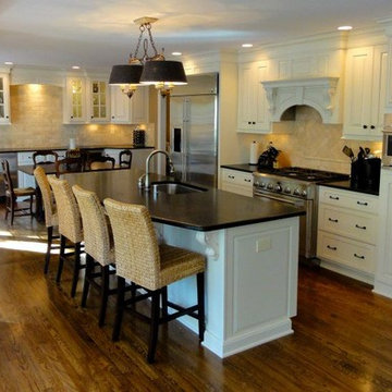 Ehrhard Job, Maple Soft White W/Slate Highlight