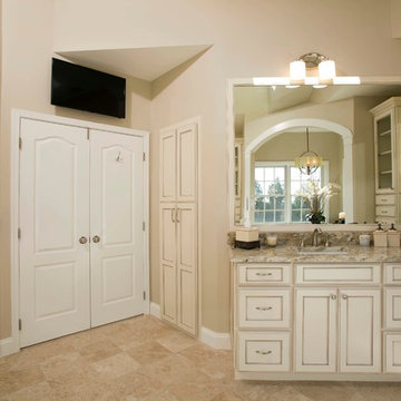 Venetian-Style Bathroom in Ashburn, Virginia