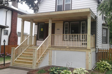 Inspiration for a timeless deck remodel in Chicago