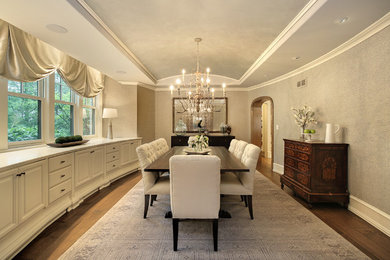 Example of a classic dining room design in Milwaukee