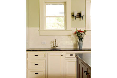 Elegant kitchen photo in Atlanta