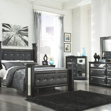 Alamadyre Queen Poster Bed