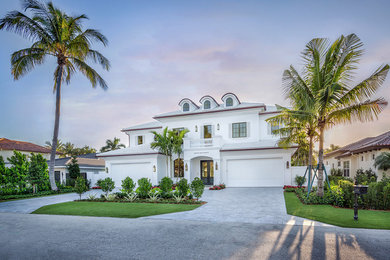 Example of a transitional home design design in Miami