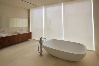 Bathroom - modern bathroom idea in Miami