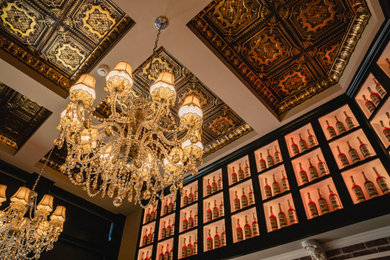 Example of a classic home bar design in Louisville