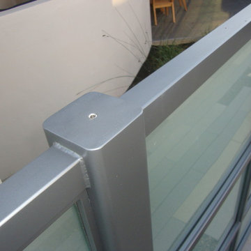 Pivot Gate