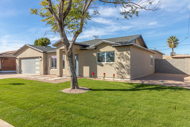 Transitional exterior home idea in Phoenix