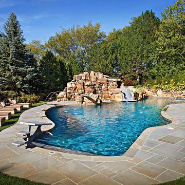 Irregular Pool in Burr Ridge, IL