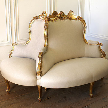 Antique Louis XV Style Giltwood Tete a Tete Settee Upholstered in Natural Linen