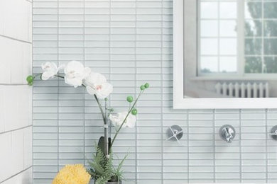 Inspiration for a contemporary bathroom remodel in Miami