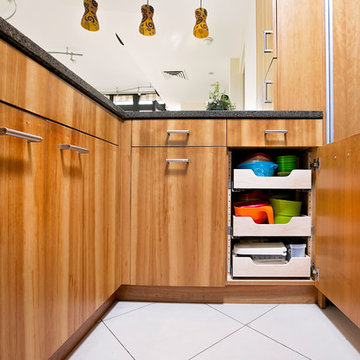 Custom Cabinet Drawers & Pull-Out Systems