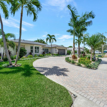 Canal Home