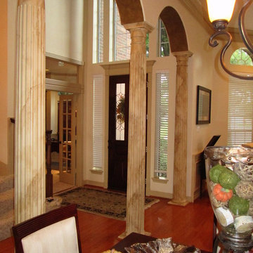 trompe l'oeil marble columns