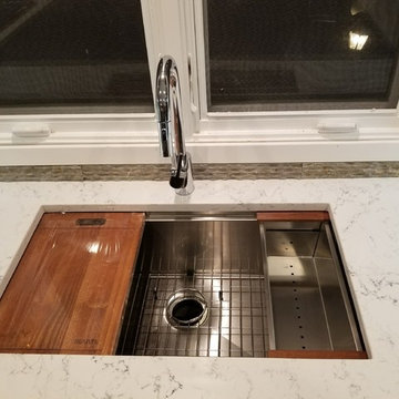 Bloomfield Modern Kitchen EuroStyle