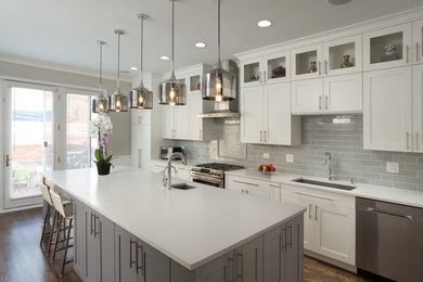 Example of a trendy kitchen design in Chicago