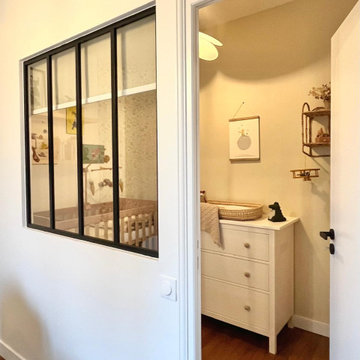 Création d'une CHAMBRE BEBE dans un salon avec une verrière