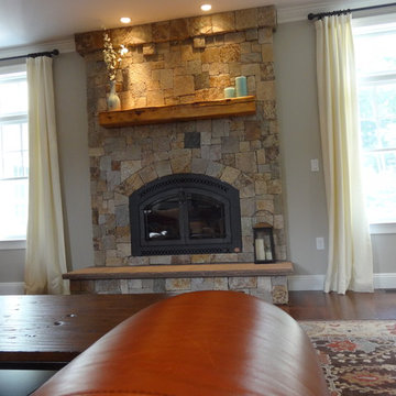 Combining Colonial Tan Natural Stone with Olive Green Siding