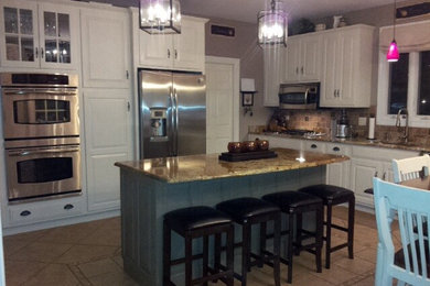 Inspiration for a timeless kitchen remodel in Chicago
