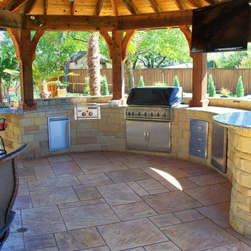 Outdoor Kitchen