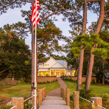 Classic Upscale Waterfront Cottage with Commanding View