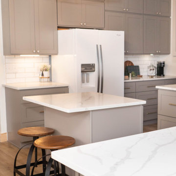Contemporary Calacatta Sponda Kitchen
