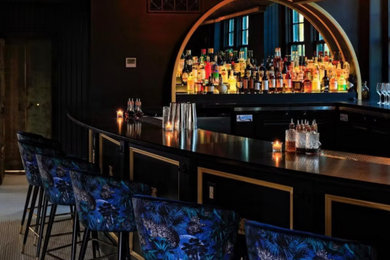 Example of a home bar design in New York
