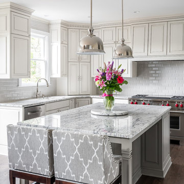 A Kitchen for Family and Entertaining