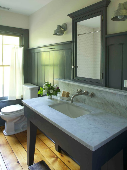 Simple Galvanized Farmhouse Bathroom Decor with Simple Decor
