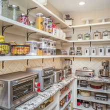 Pointe Pantry