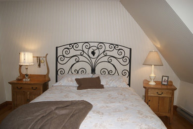 Inspiration for a mid-sized timeless master bedroom remodel in Montreal