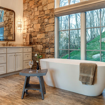 Master Bath Tub / Vanity