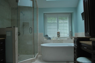 Example of a classic bathroom design in Charlotte