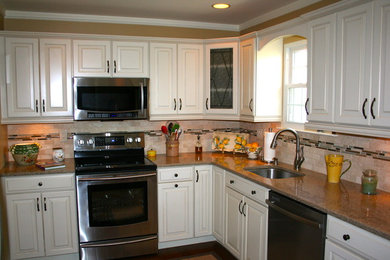 Example of a classic kitchen design in New York