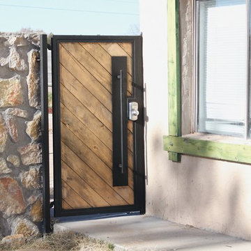 Santa Teresa Wood Gates Installation
